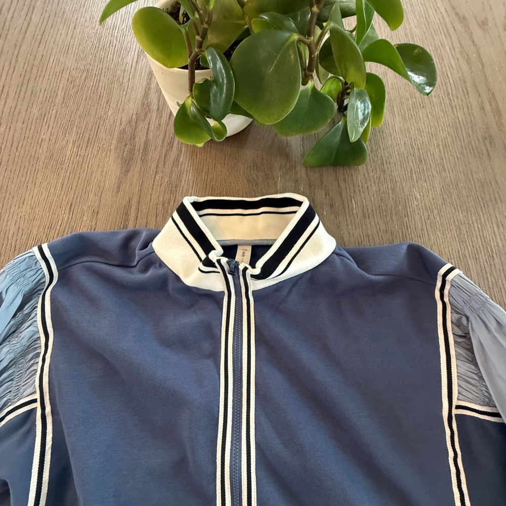 🌟 Anthropology Daily Practice Color-block Pullover - Picture 9 of 9
